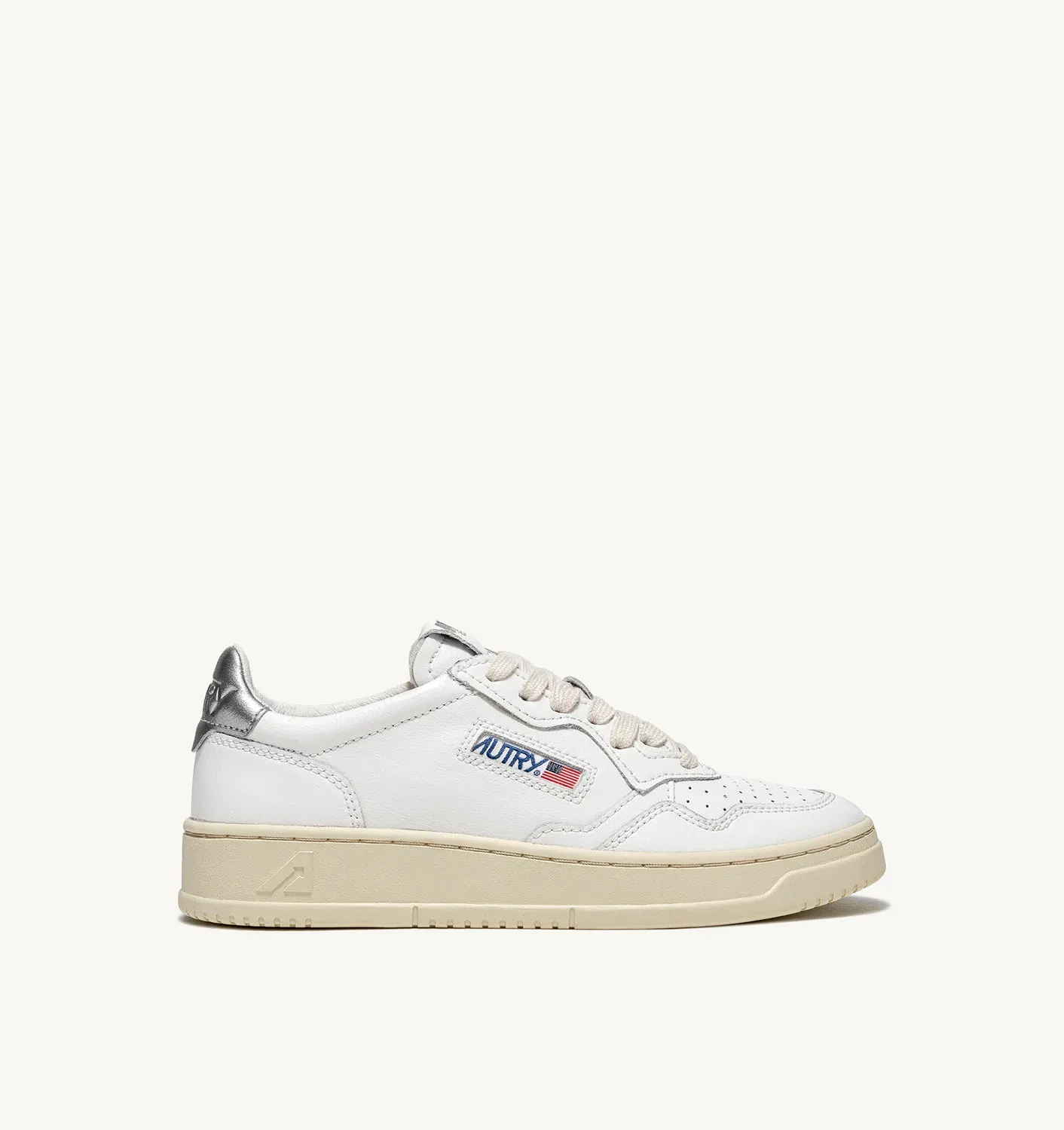 Autry Damen Sneaker Medalist Low aus Leder in Weiß und Silber Metallic AULW LL05