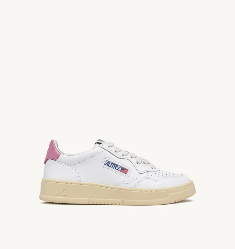 Autry Sneaker Medalist Low aus Leder in Weiß und Polignac  AULW LL88