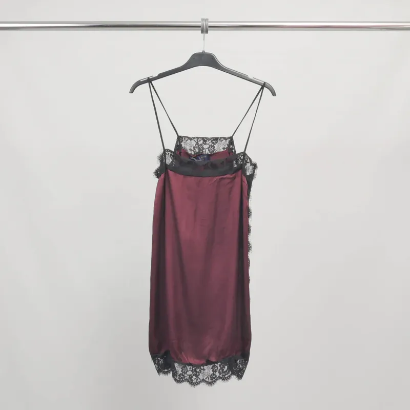 Cécile Wang Satin-Tanktop mit Spitze und dünnen Trägern  Bordeaux MF93787
