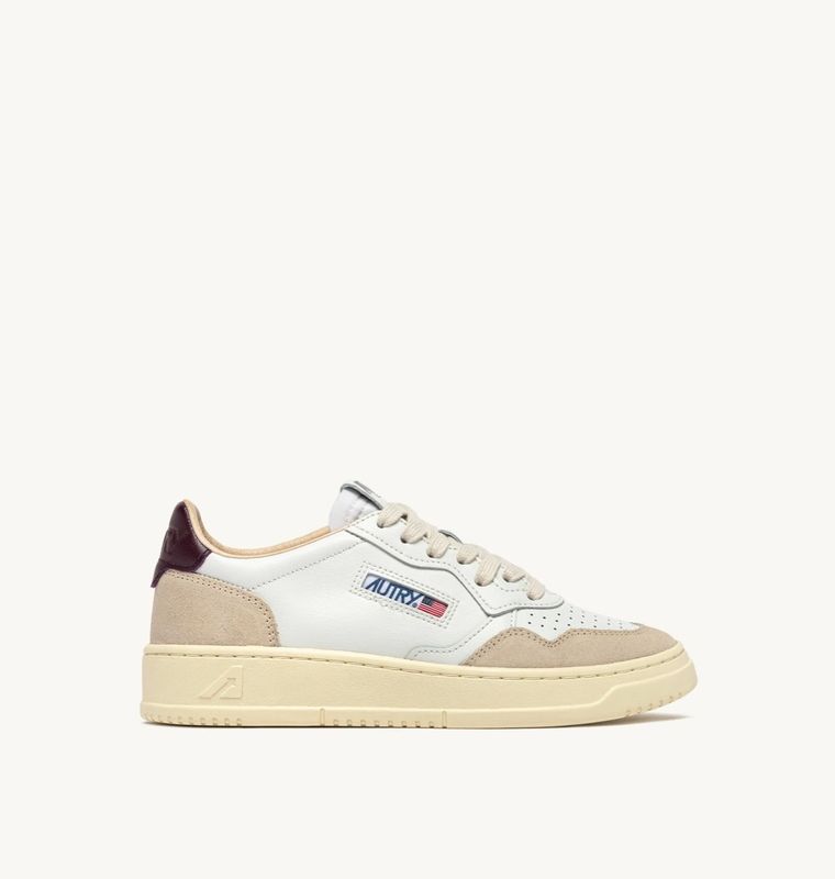 Autry Damen Sneaker Medalist Low aus Wildleder und Leder in Weiß und Fig AULW-LS18