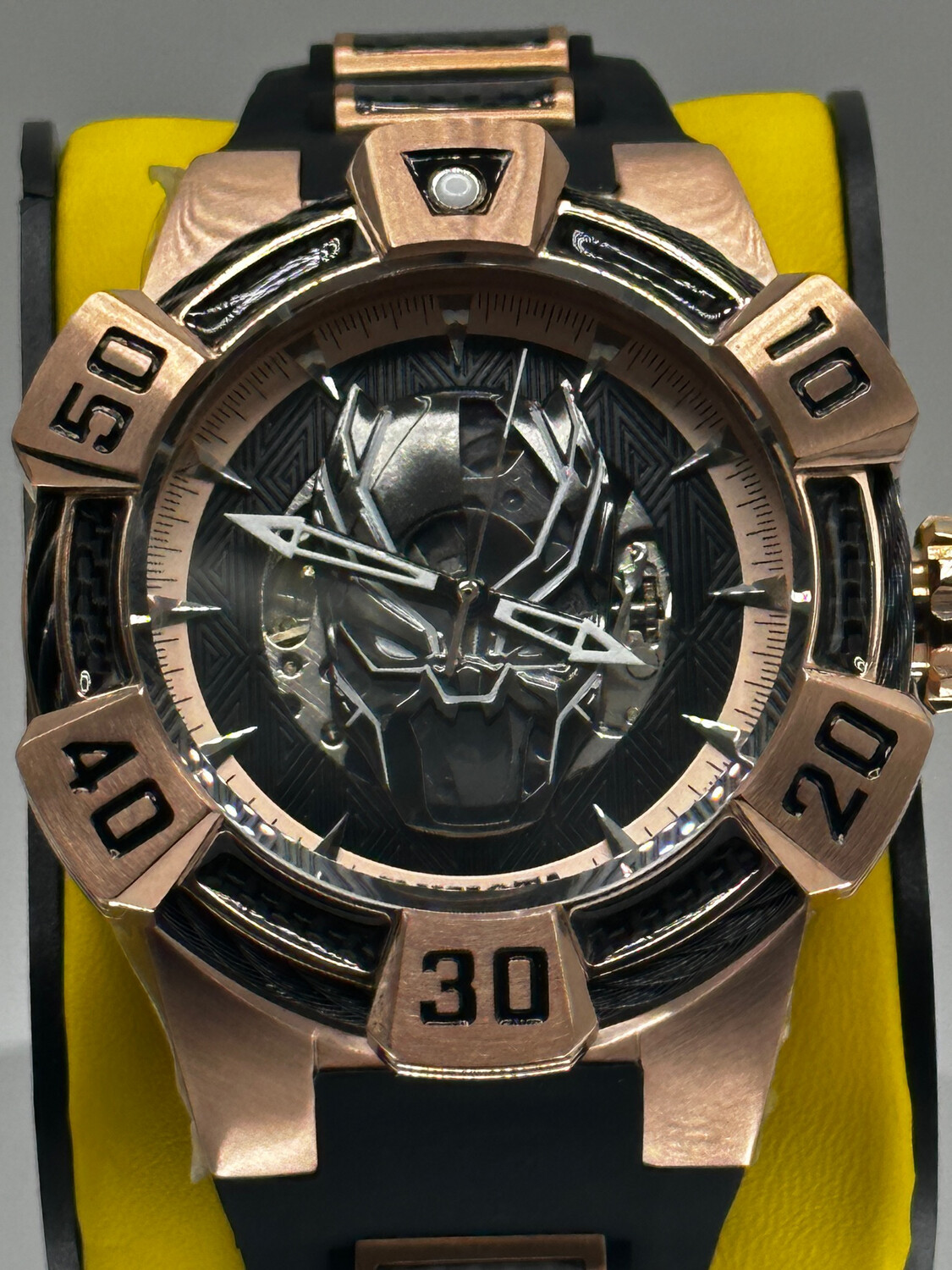 Invicta Men&#39;s Black Panther LIMITED EDITION (4,000 Fabricados)