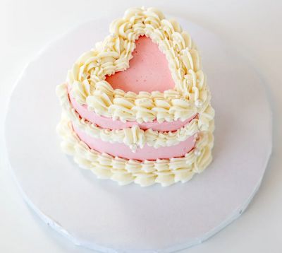 Mini Heart Vintage Cake