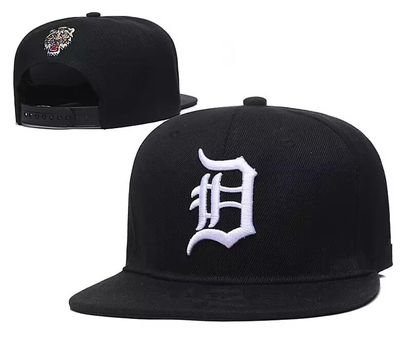 ESSENTIALS New Era Baseball Cap