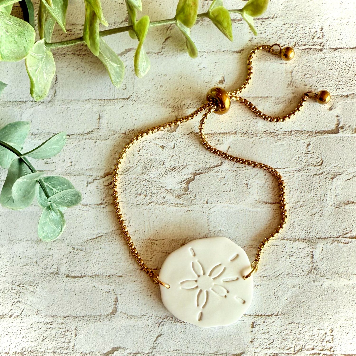 Sand Dollar Bracelet W Gold Chain