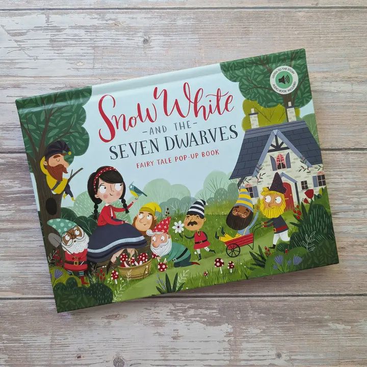 Snow White &amp; The Seven Dwarves Pop-Up Book