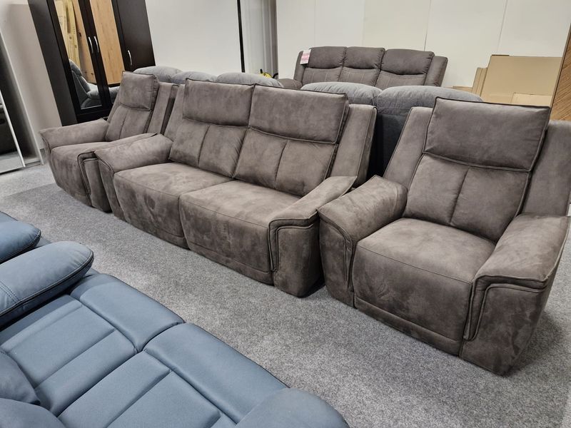 Modern Minimalist Sofa Bundle 3+1+1