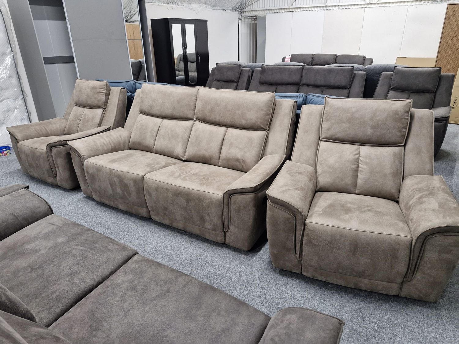 Family-Friendly Sofa Collection 3+1+1