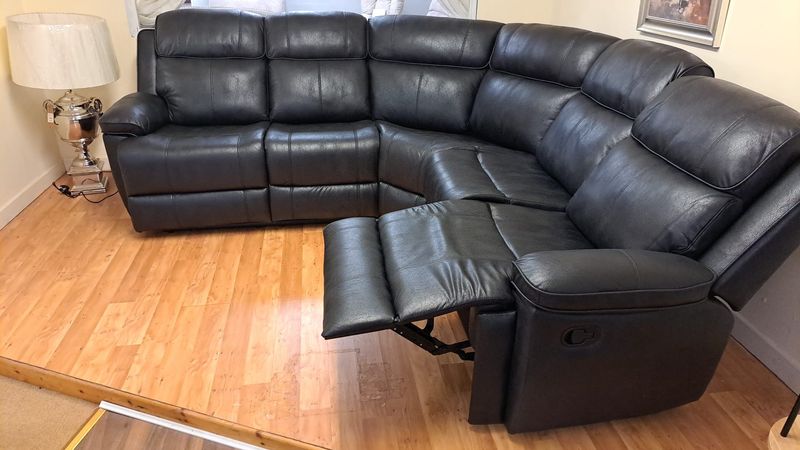 Dario 2C2 Recliner Corner Sofa with Drop-Down Drinks Holder – €1,095
