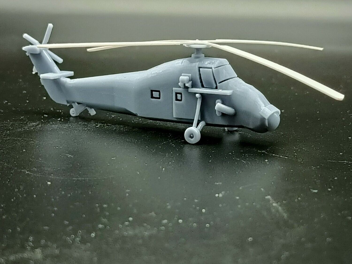 1/144 model Wessex helicopter set of 2