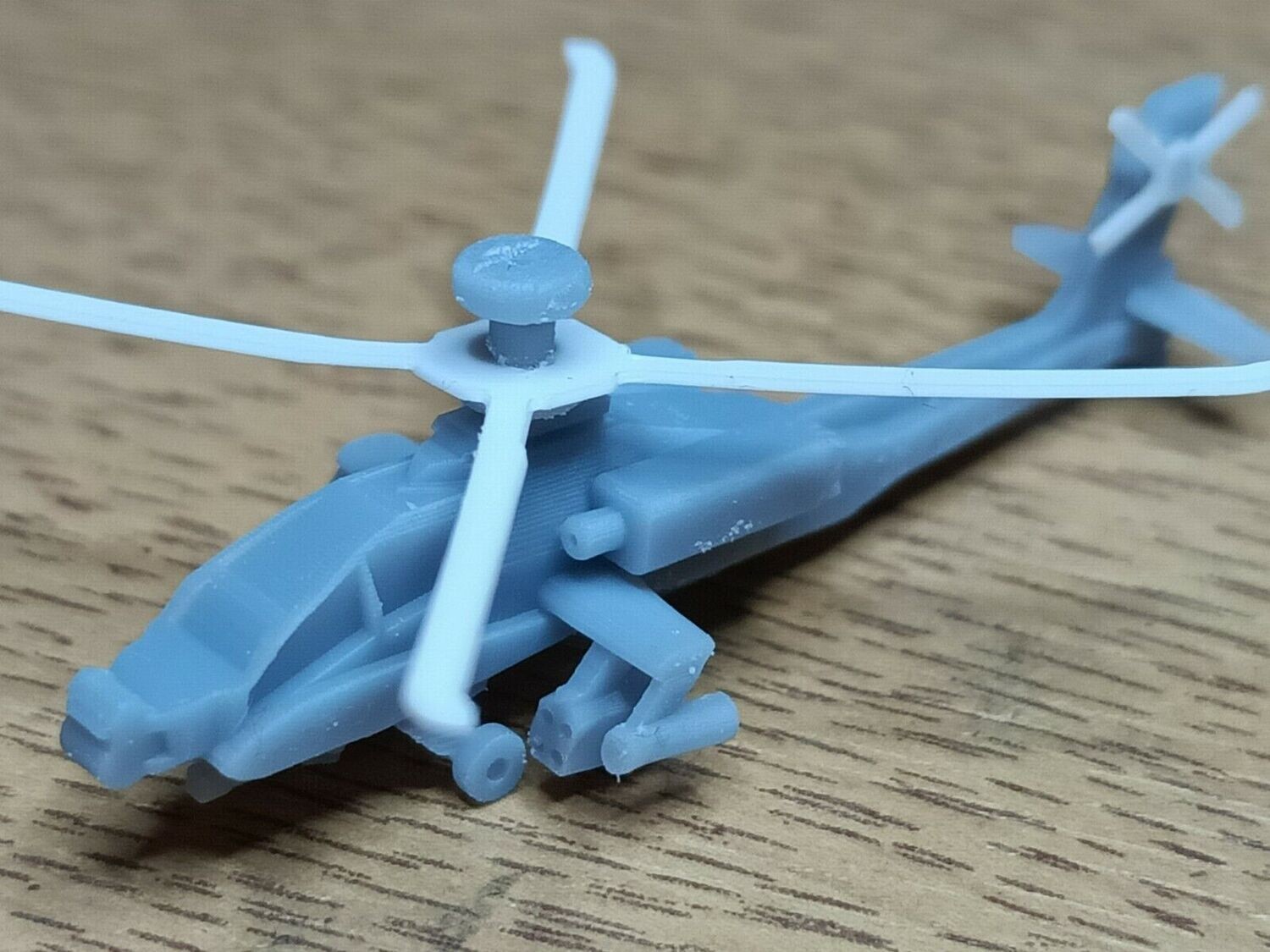 1/350 Apache helicopter set of 2