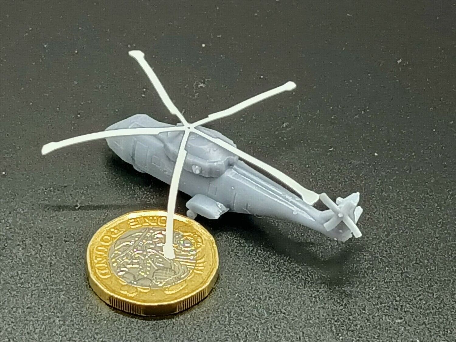 1/350 model Merlin helicopter set of 2