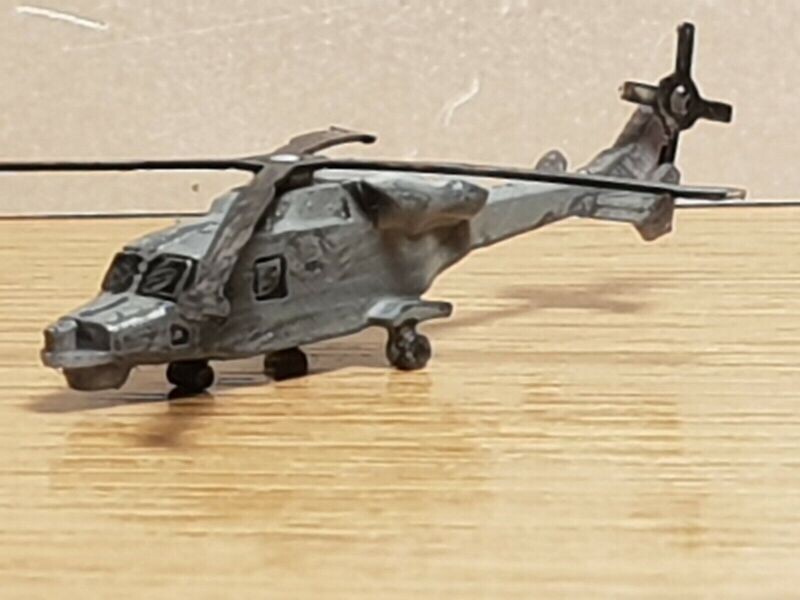 1/350 model wildcat helicopter (sold as set of 2)