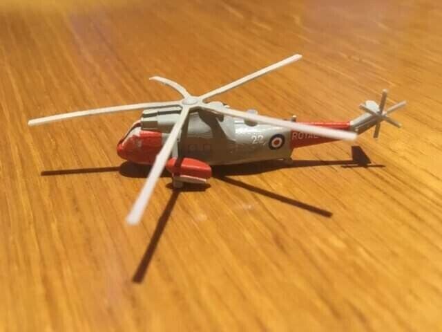 1/350 model Sea King helicopter set of 3