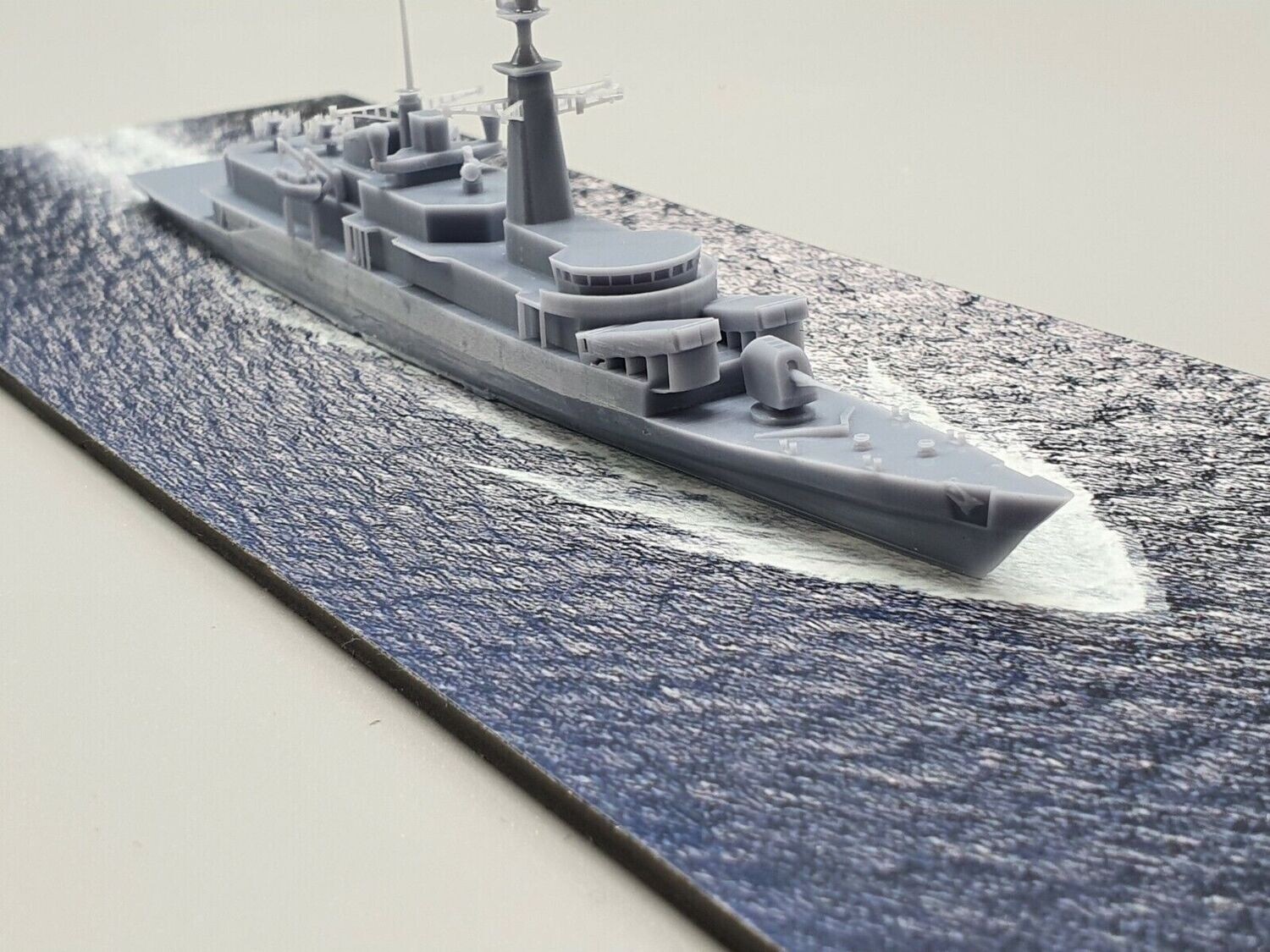 HMS Antelope /Ardent 1/700 Type 21 Amazon class Frigate, Falklands ship.