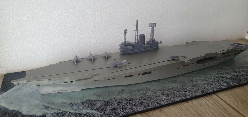 HMS Ark Royal (R09) 1/700 aircraft carrier waterline model ship kit