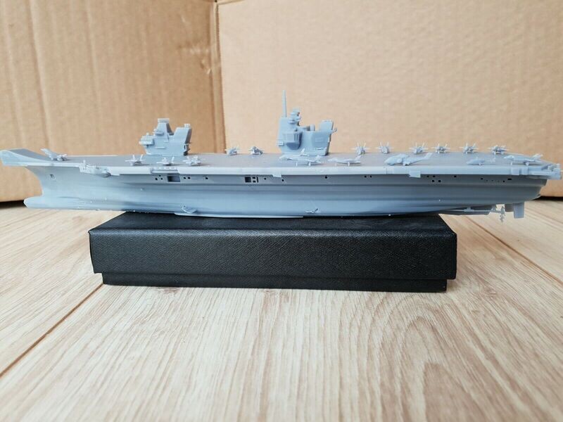 HMS Queen Elizabeth Aircraft carrier 1:1200 Full Hull Model