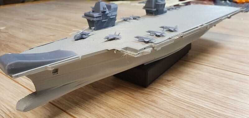 HMS Queen Elizabeth aircraft carrier 1/600 full hull ship kit with F35.