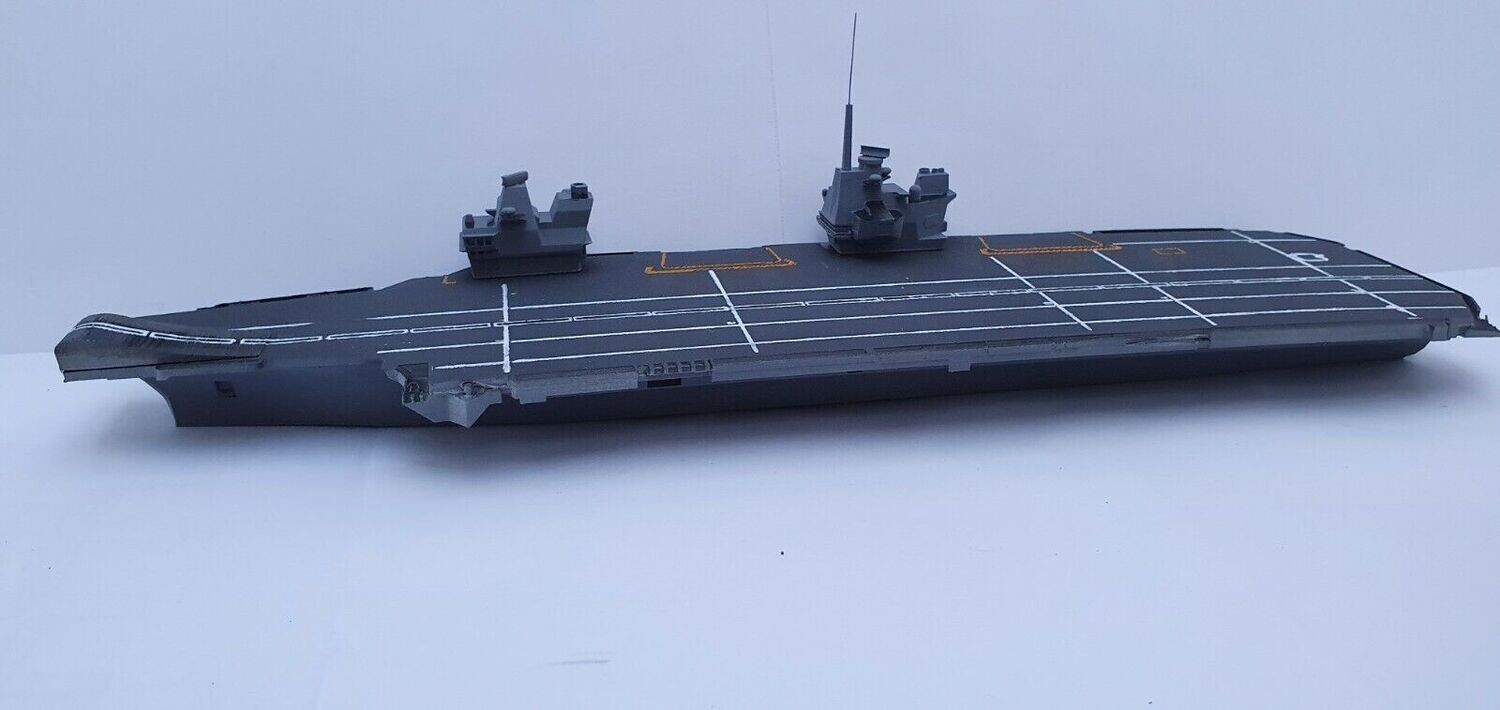 HMS Queen Elizabeth aircraft carrier 1/700 ship kit