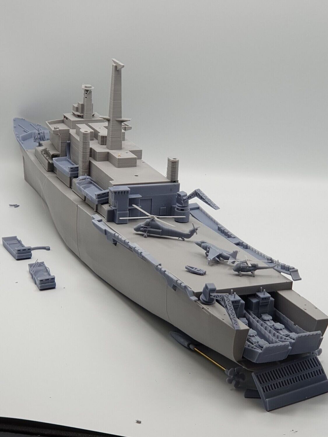 Falklands ship 1 /200 HMS Fearless