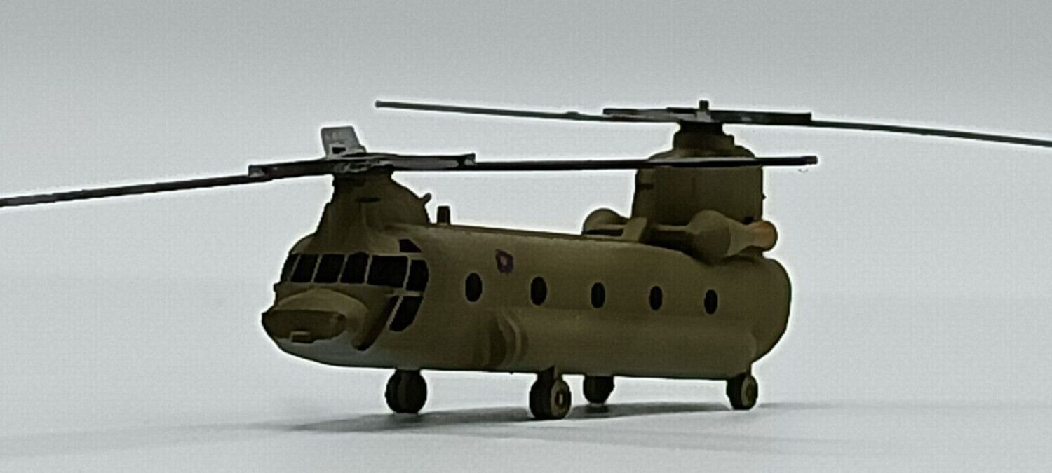 1/200 model Chinook helicopter x 2