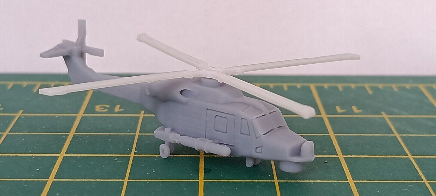 1/200 model Westland Lynx HMA Mk8 Stingray helicopter set of 2