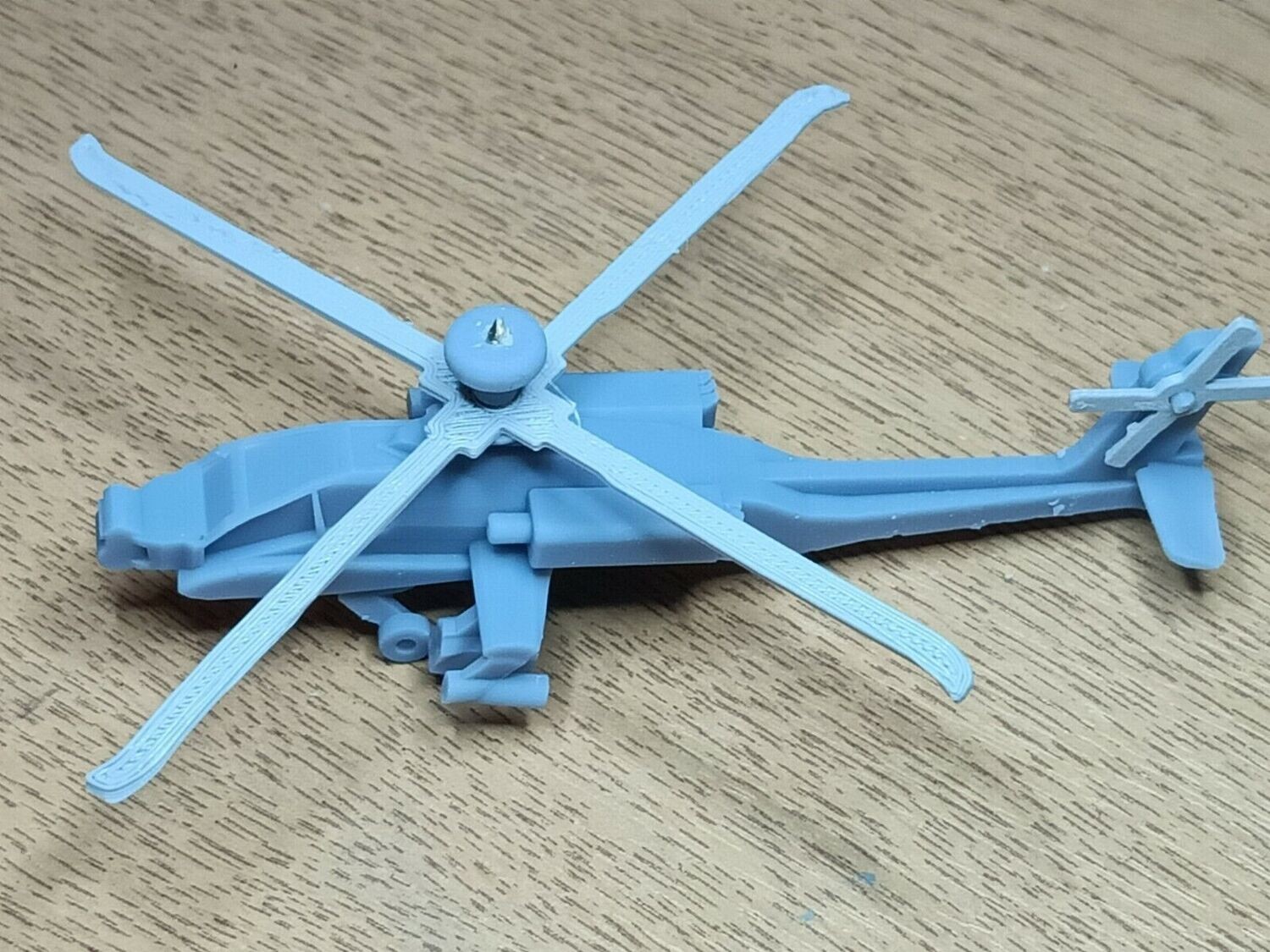 1/200 Apache helicopter set of 2