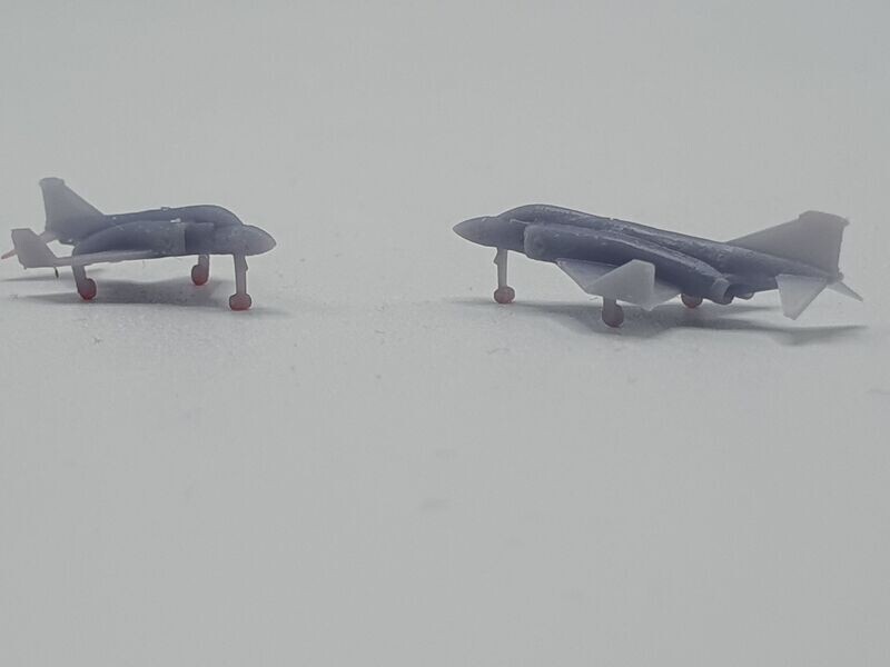 1/700 model Phantom F4K folded wings. Set of 10