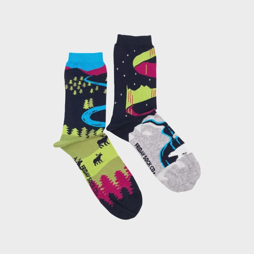 Women&#39;s Northern Canada Landscape Socks
