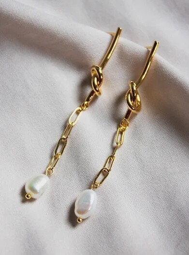 Quinn Pearl Drops