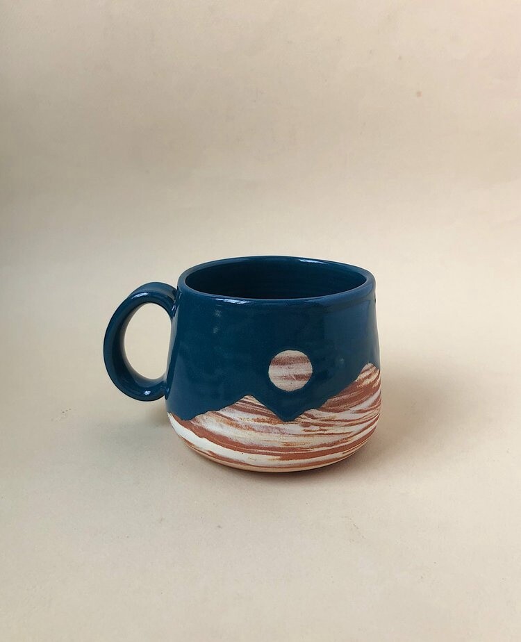MEDIUM SWIRLY PACIFIC MOUNTAIN MUG (LTD ED)