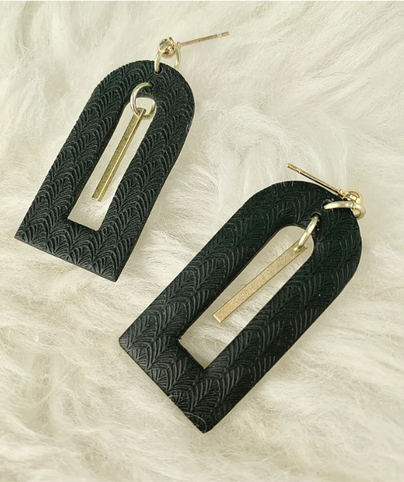 Black Pendant