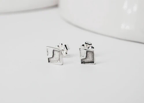 Itty Bitty Mountain Studs