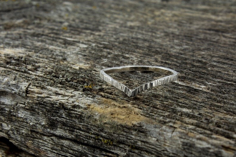 Silver Valley (Arrow) Ring