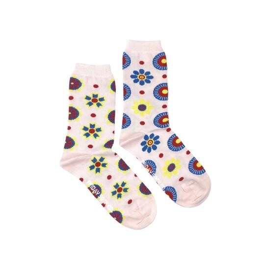 Women&#39;s Scandinavian Flower Socks