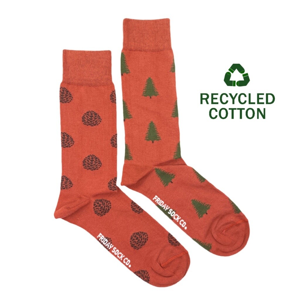 Men&#39;s Recycled Cotton Pine Cone &amp; Pine Tree Socks