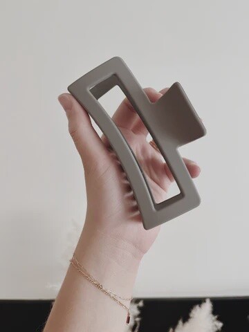 Mega XXL Grey Claw Clip