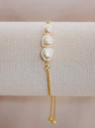 Aria Bracelet in White