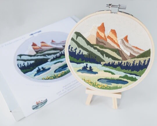 Three Sisters Summer- DIY Embroidery Kit