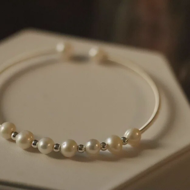 Mama&#39;s Words - Safe Haven (Silver Pearl Bracelet)