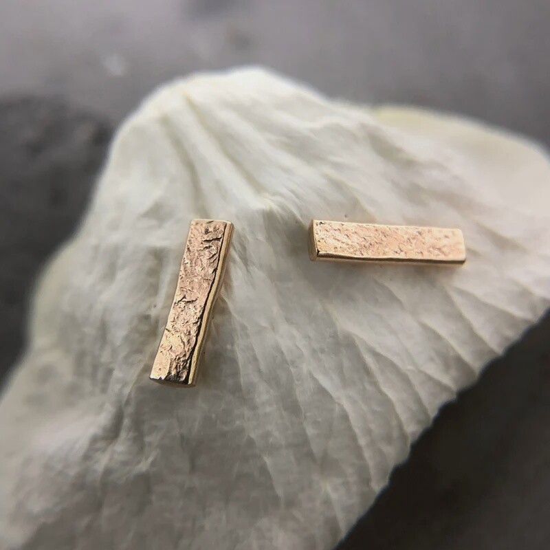 Goldfill Textured Bar Studs