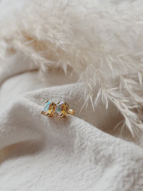 Iridescent Oval Studs Earrings