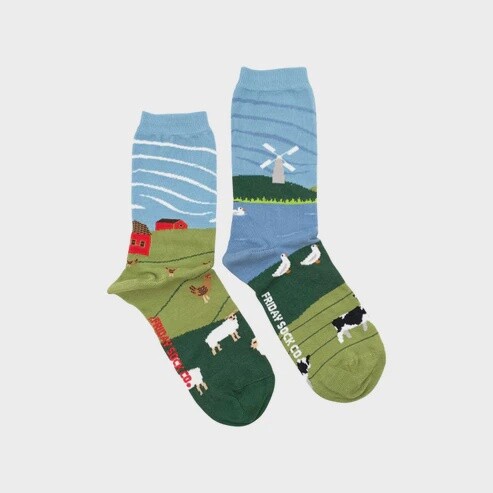 Women&#39;s Barnyard Scene Socks