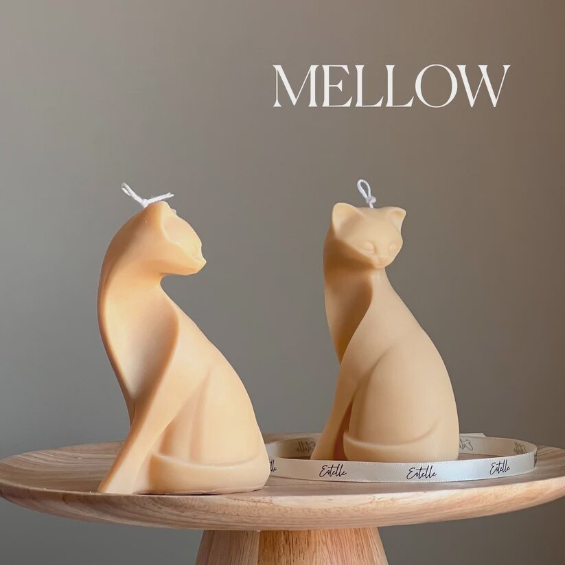 Elegant Cat Candle