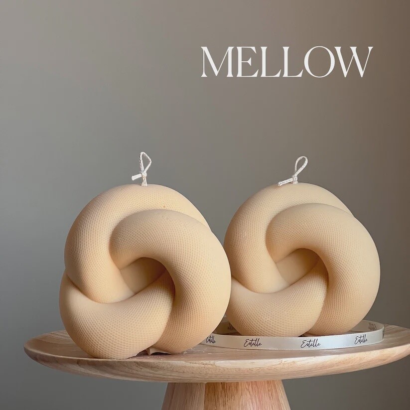 Huge Knot Candle