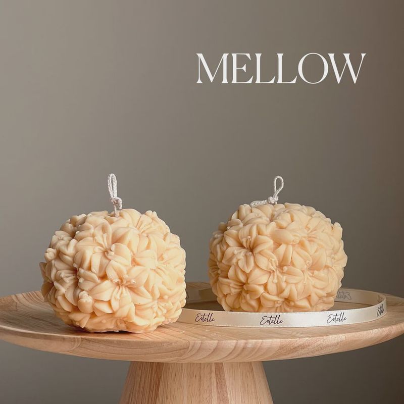 Lilly Flower Ball Candle/ Mellow