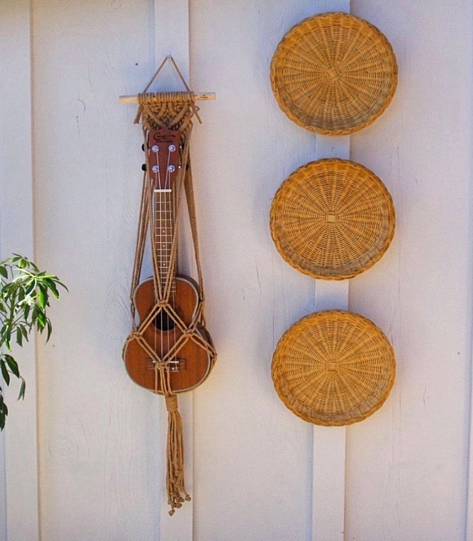 Ukulele Holder