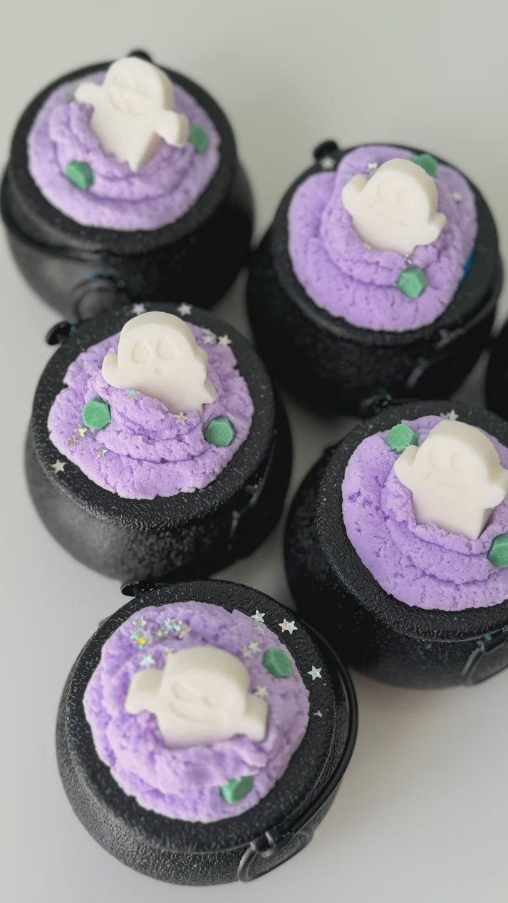 Bubbly Potion bath bomb