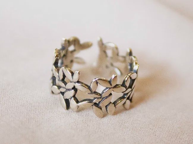 Lizzy Silver Ring