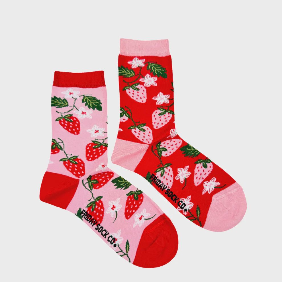 Women&#39;s Strawberry Socks