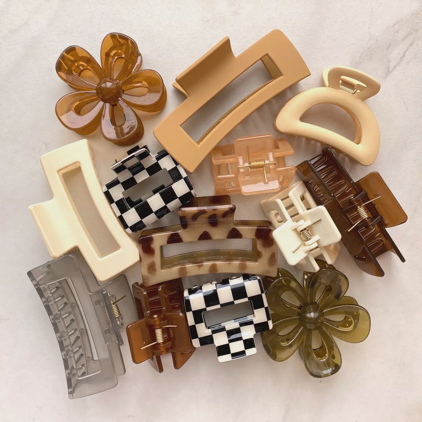 The Retro Hair Claw Clip